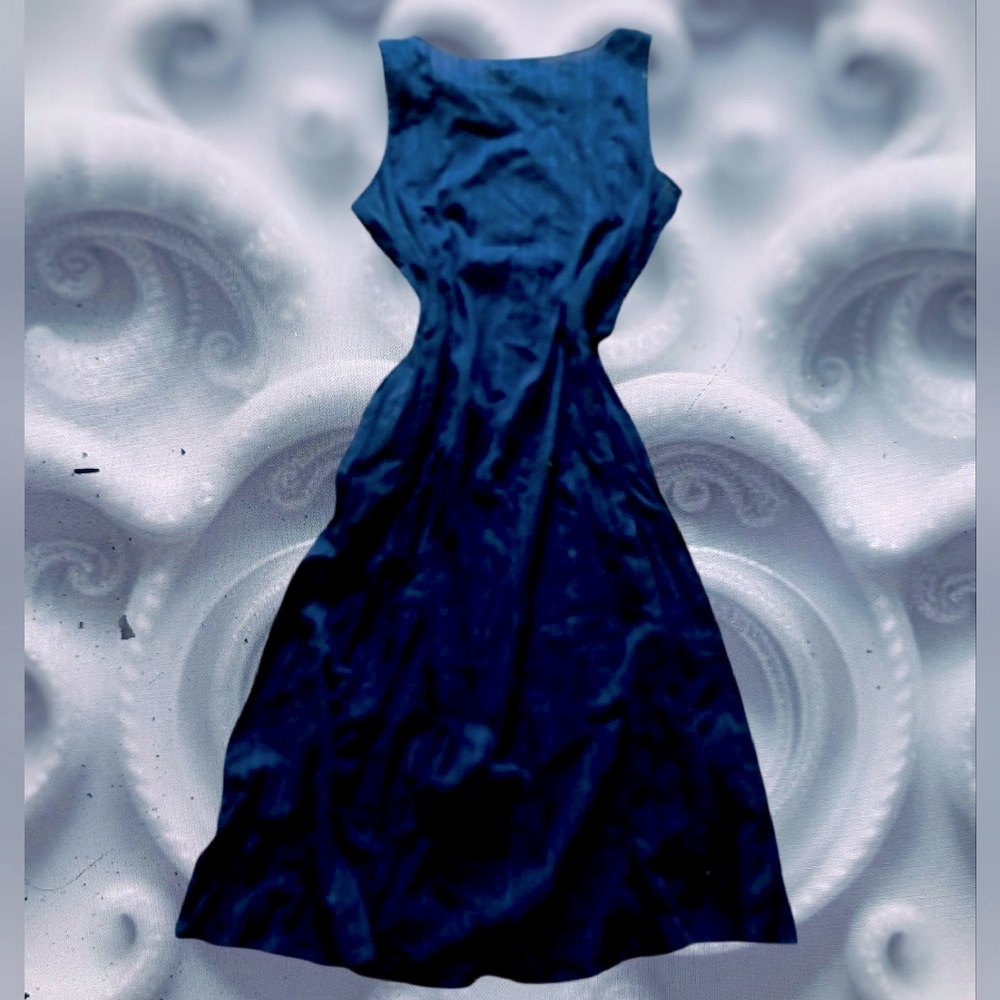 Sleeveless Dark Blue Embroidered Maxi Dress - Picture 3 of 4